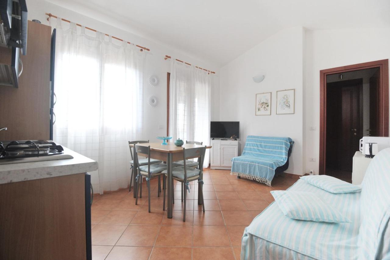 Marina Di Holiday